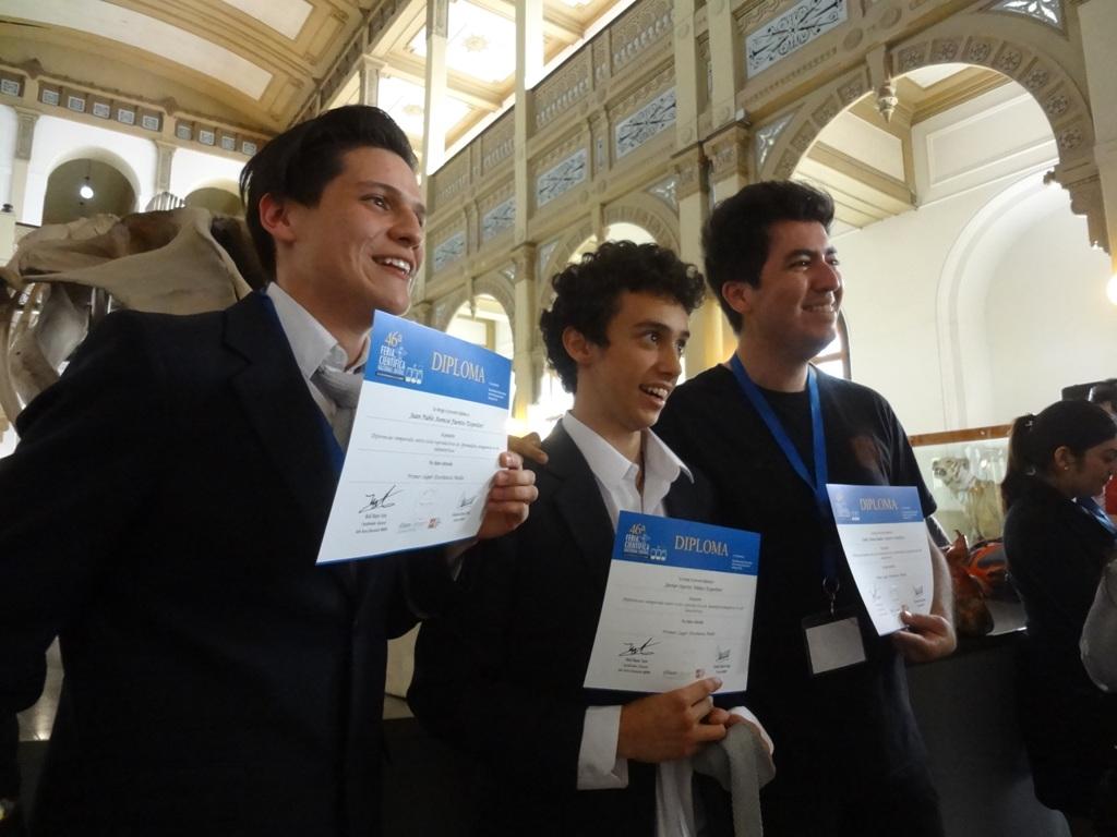 Los alumnos del Colegio los Sagrados Corazones de Alameda, triunfadores de la categoría enseñanza media.
