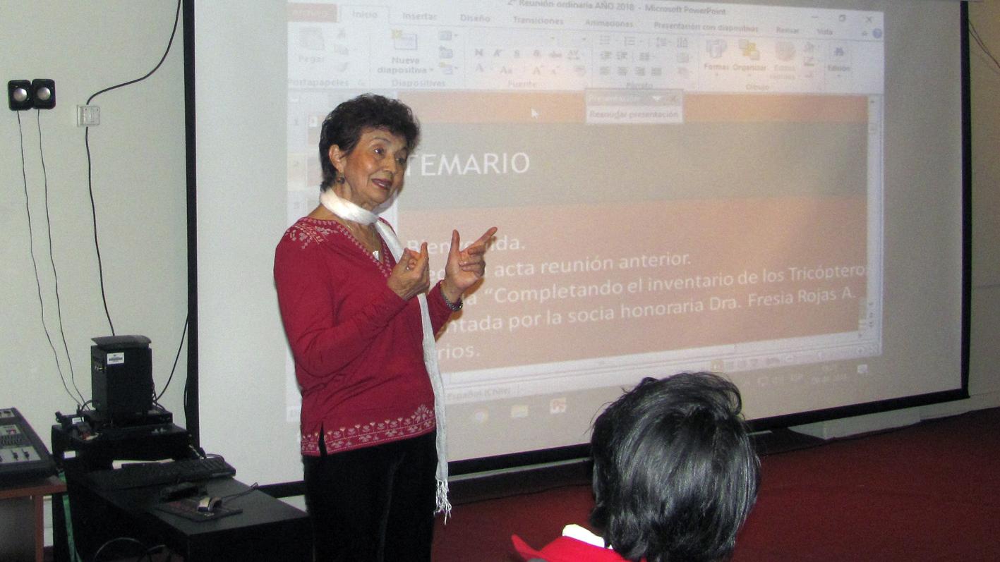 La Curadora Emérita del MNHN, Fresia Rojas. La Curadora Emérita del MNHN, Fresia Rojas.