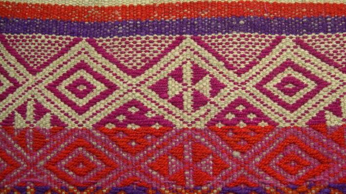 Detalle de los colores de una Lama Mapuche (Foto: Miguel Ángel Azócar).