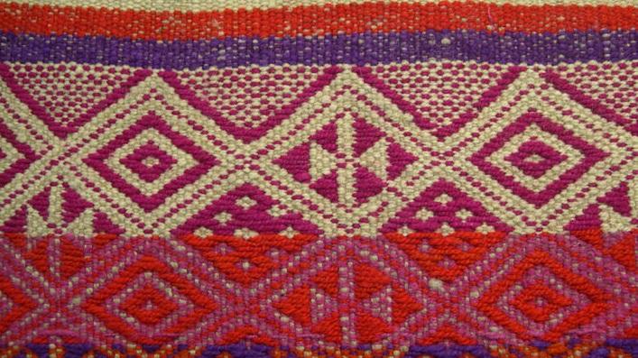 Detalle de los colores de una Lama Mapuche (Foto: Miguel Ángel Azócar). Detalle de los colores de una Lama Mapuche (Foto: Miguel Ángel Azócar).