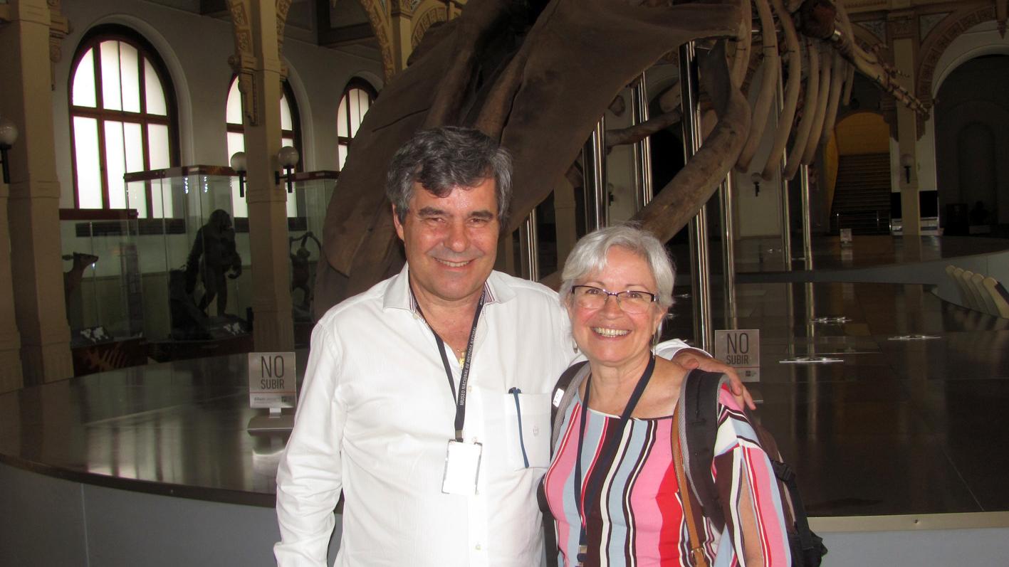 Dalton Amorim y Vera Silva, en el Salón Central del MNHN.