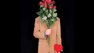 Regalar flores (imagen de referencia)