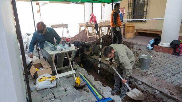 La excavación en el Museo Histórico Nacional La excavación en el Museo Histórico Nacional