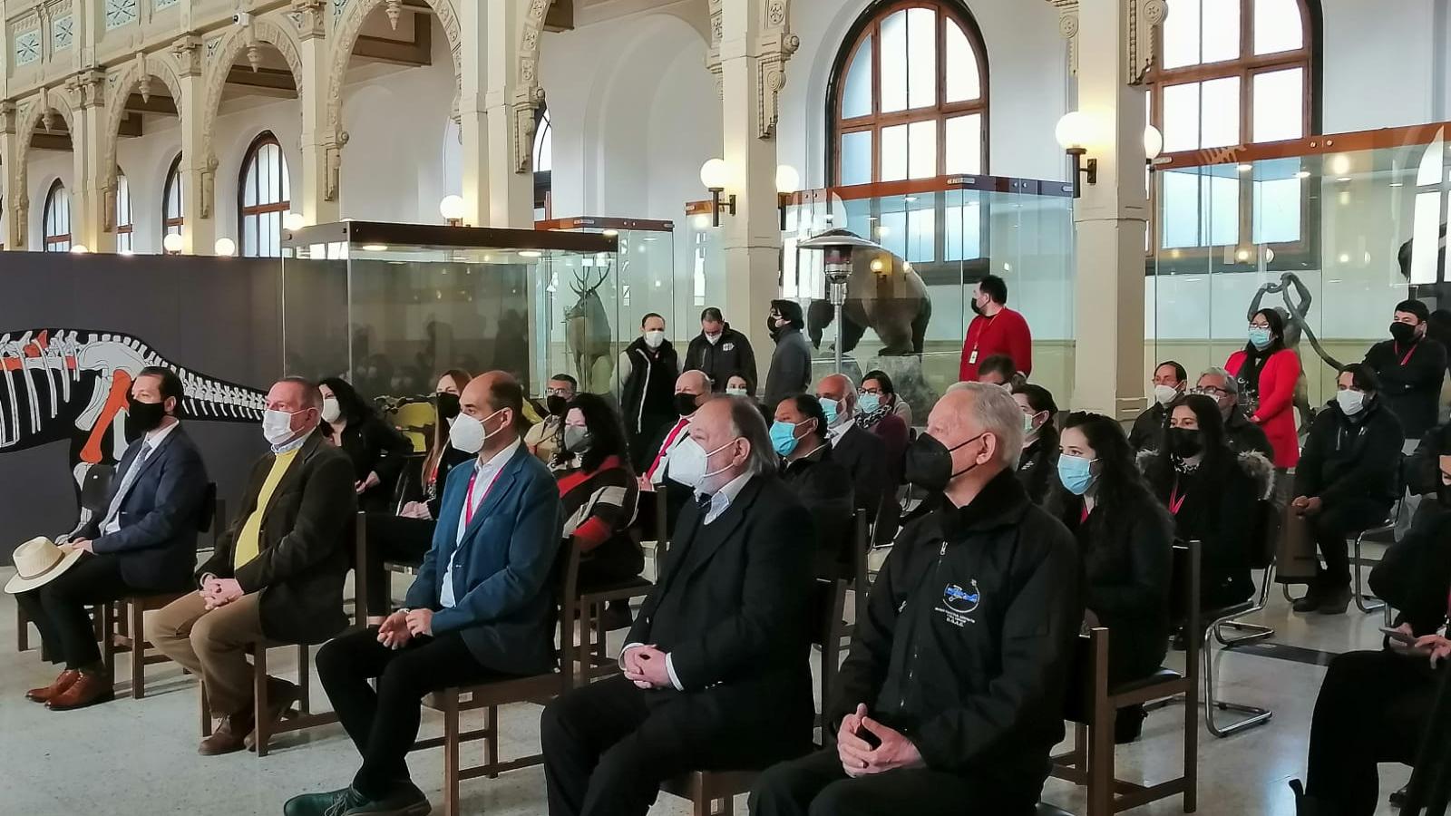 Asistentes a la ceremonia por el Aniversario 191 del MNHN