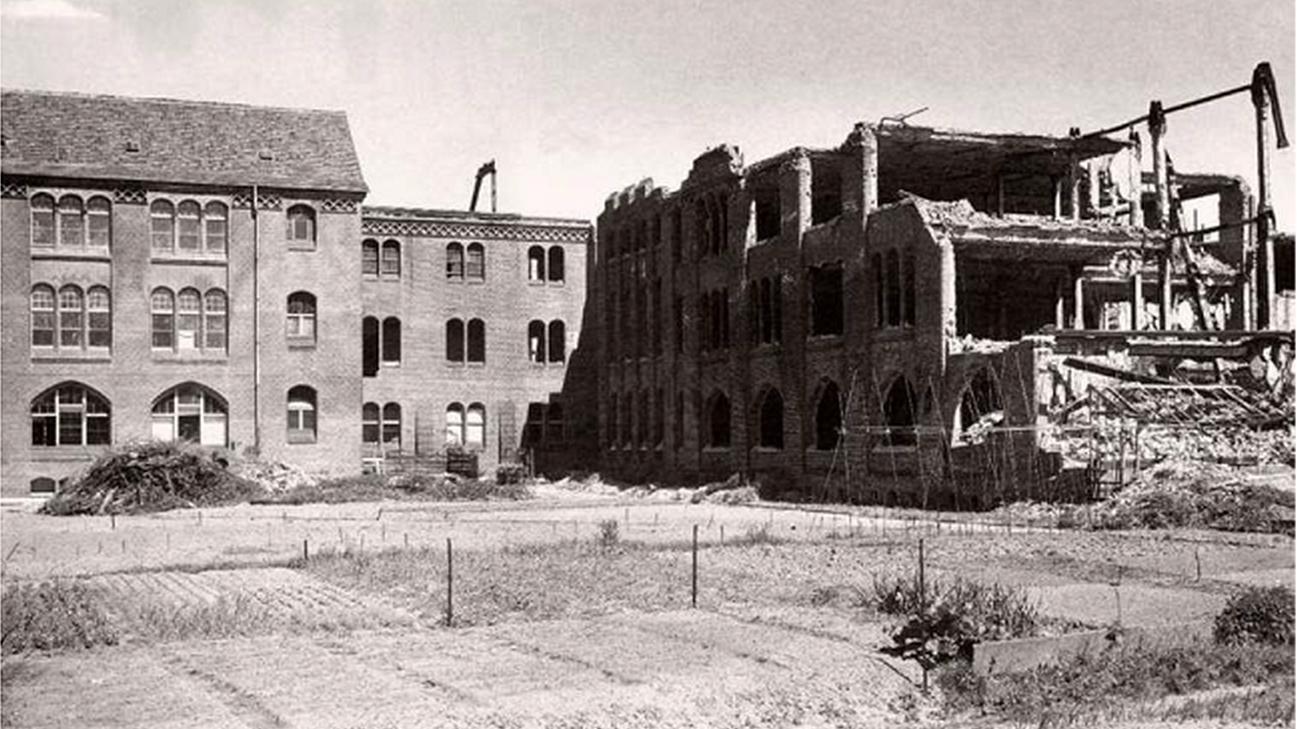 Vista del Herbario Real de Berlín luego del bombardeo aliado en 1943.