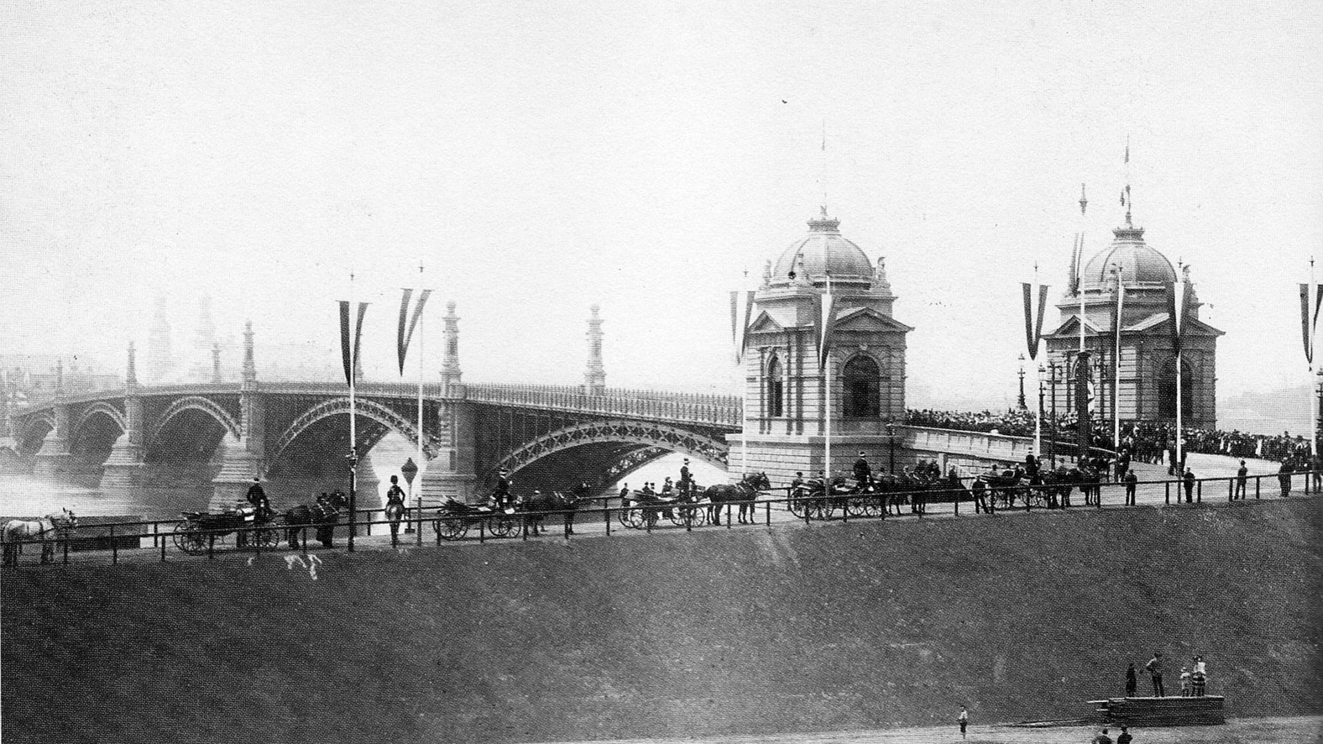 Figura 2: Puente sobre el río Rin en Mainz inaugurado en 1885.