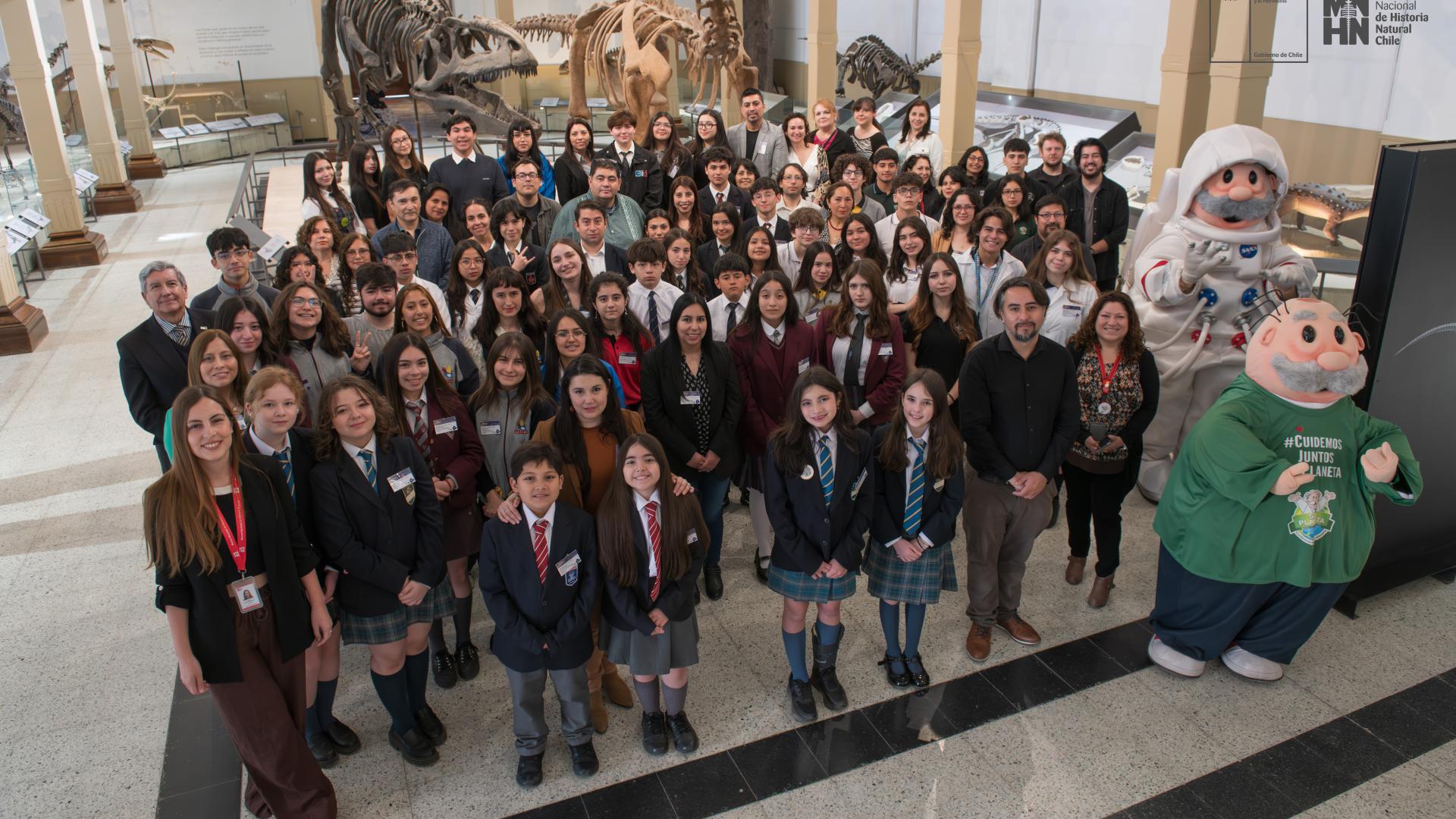 Todos los participantes de la 54° Feria Científica Nacional Juvenil del MNHN.