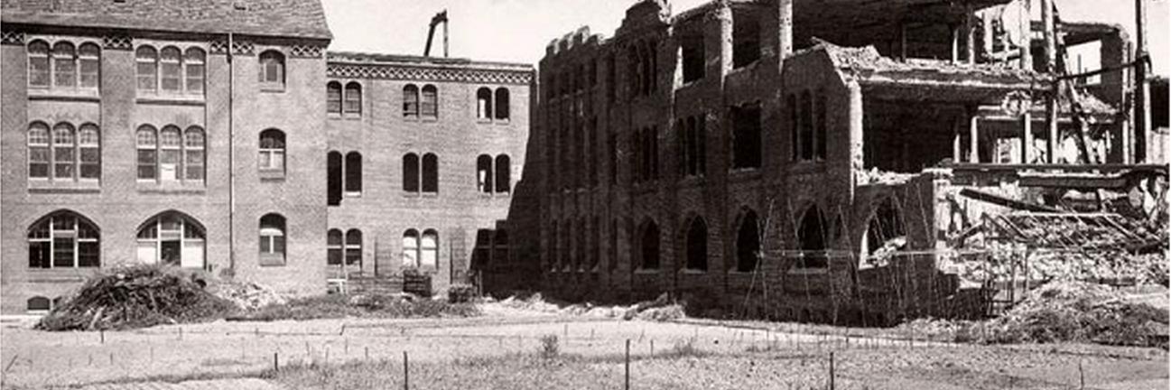 Vista del Herbario Real de Berlín luego del bombardeo aliado en 1943.       