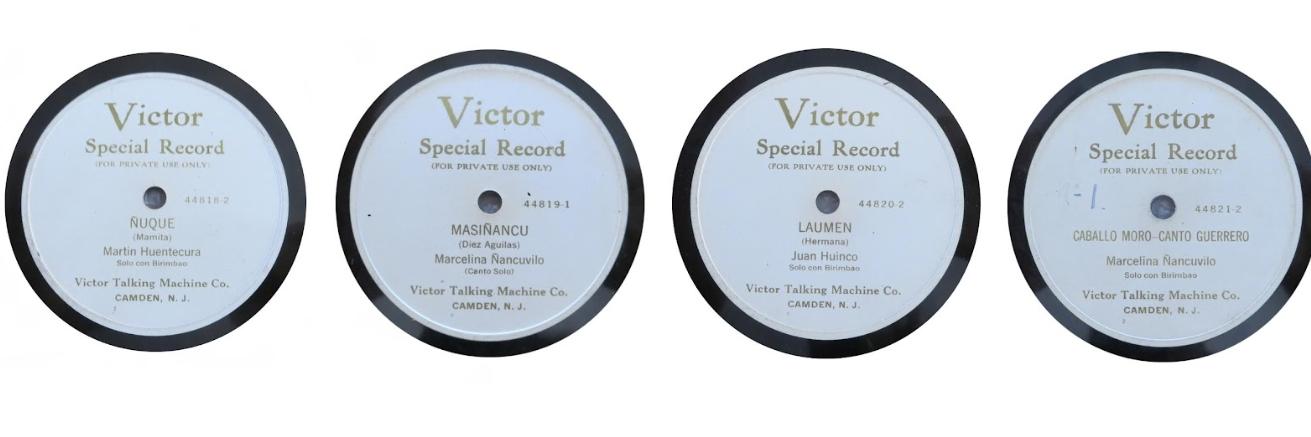 Vista de las etiquetas de los cuatro discos de música mapuche.