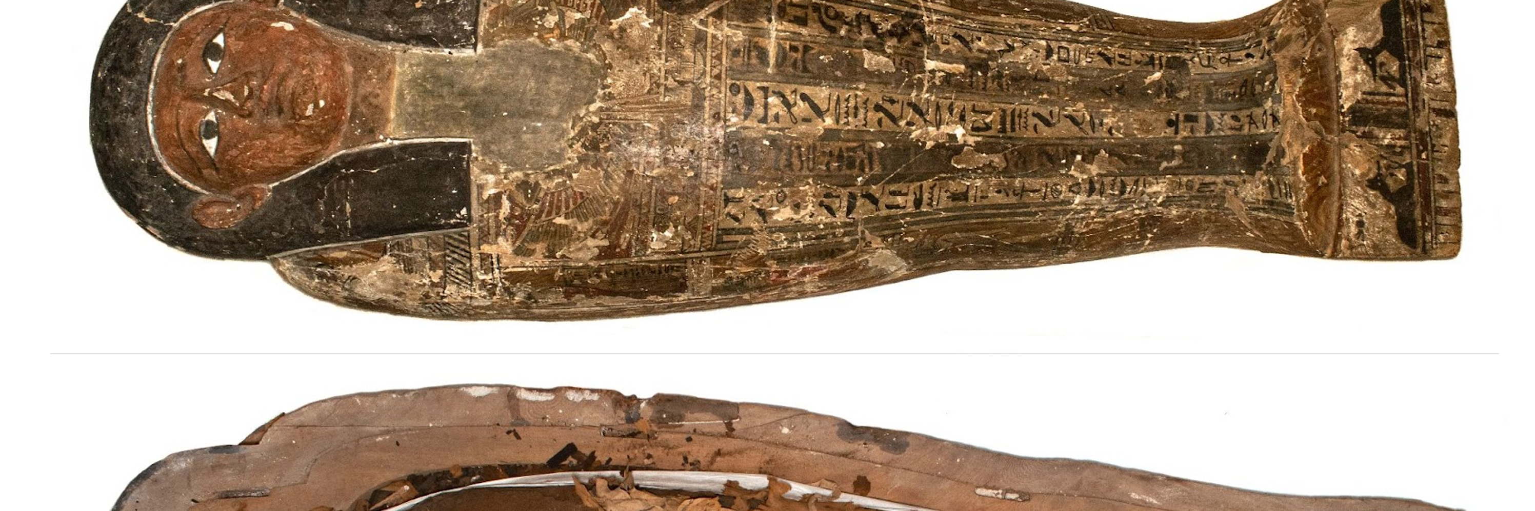 Sarcófago y cuerpo de Panubis del Museo Nacional de Historia Natural, Fotografía de Camila Maripangui. 