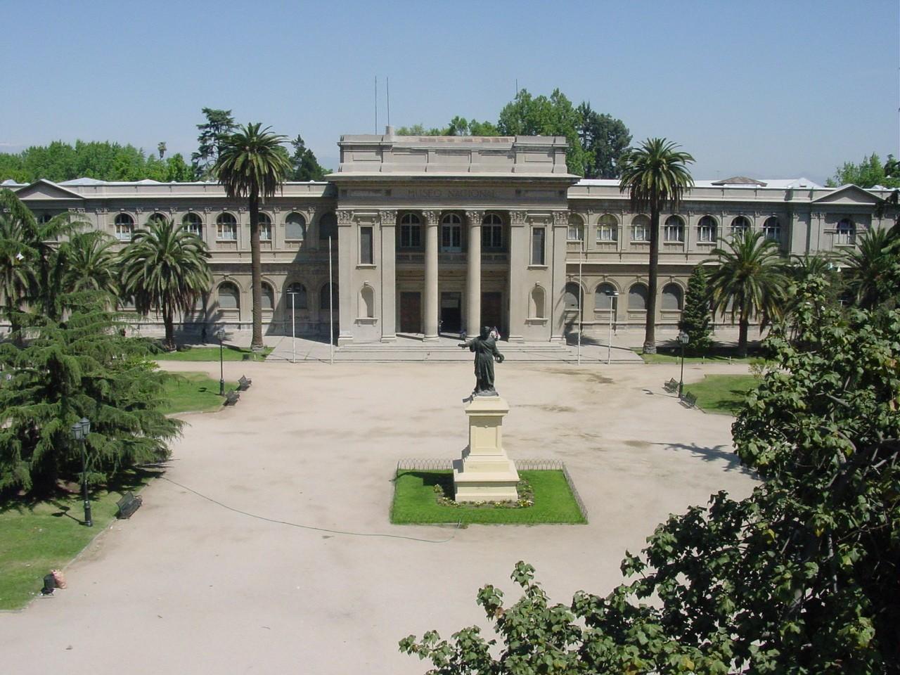 Frontis del Museo