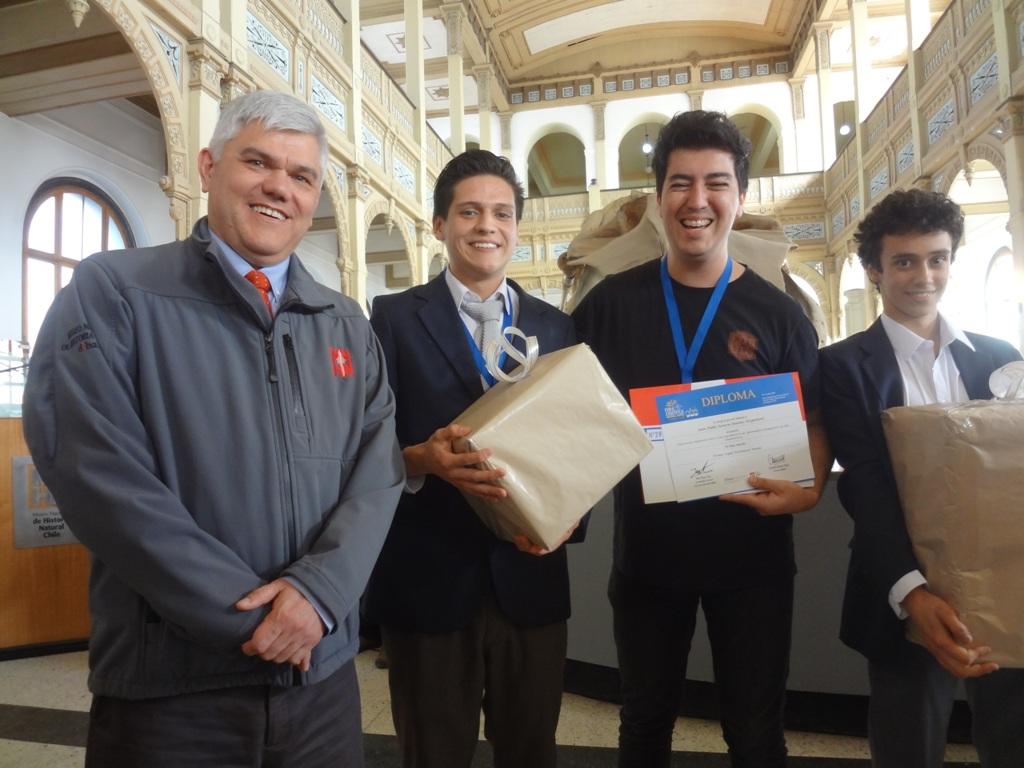 Los alumnos del Colegio los Sagrados Corazones de Alameda, triunfadores de la categoría enseñanza media.