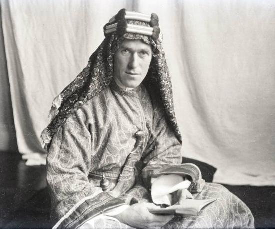T.E. Lawrence (Imagen, Lowell Thomas, dominio público).