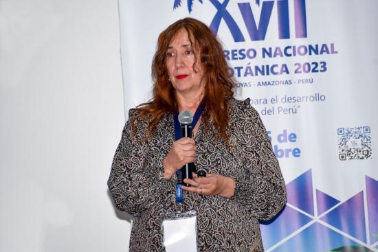 Gloria Rojas en el XVII Congreso Nacional de Botánica 2023, Chachapoyas, Amazonas, Perú.