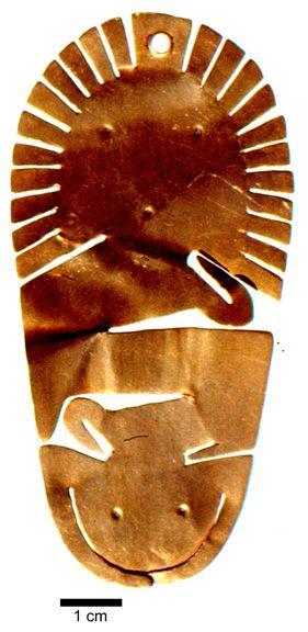 Figura 5: Figura de oro de Tulán (Núñez, Lautaro et al. 2017). Figura 5: Figura de oro de Tulán (Núñez, Lautaro et al. 2017).